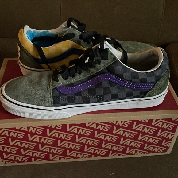 Vans - Picture 3 of 6